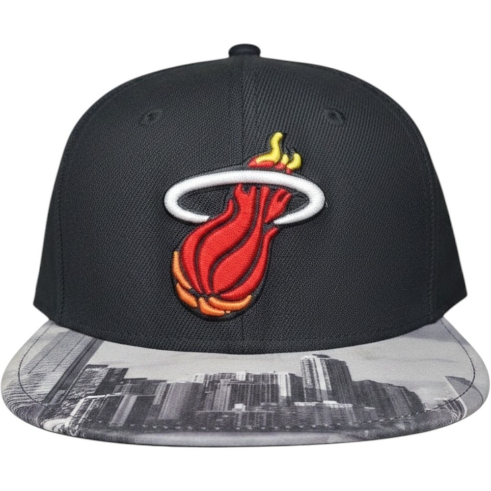New Era 59Fifty Miami Heat Fitted Hat Mens Sz 7 Black City Skyline‎ Brim NBA Cap